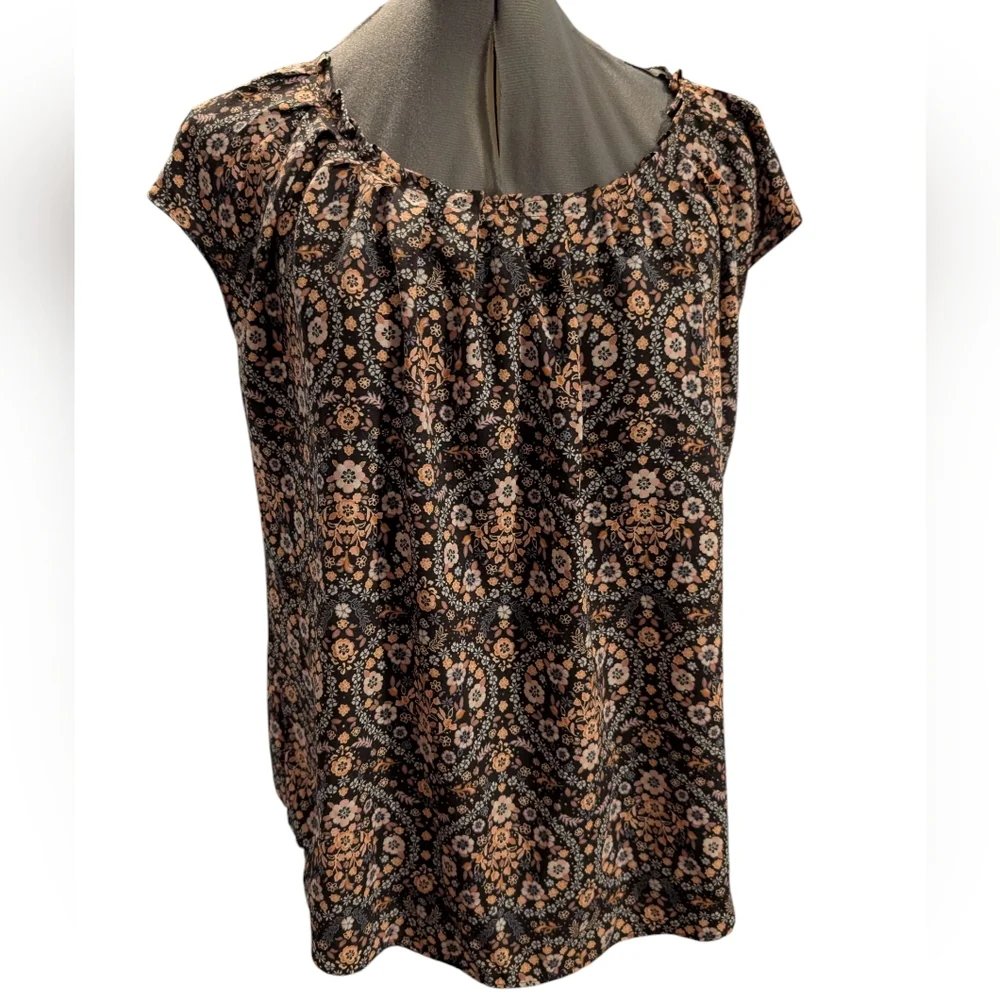 LC Lauren Conrad Women's Pleated Scoop Neck Bow Tie Open Back Floral Top - Picture 3 of 7